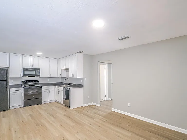 1533 S Bronough St — Photo 6