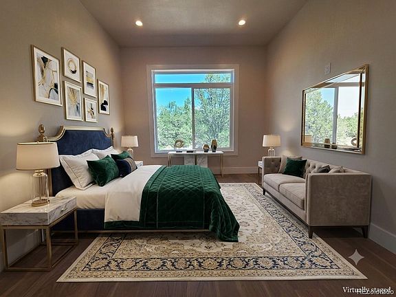 3rd image of 1913 Lone Pine Way