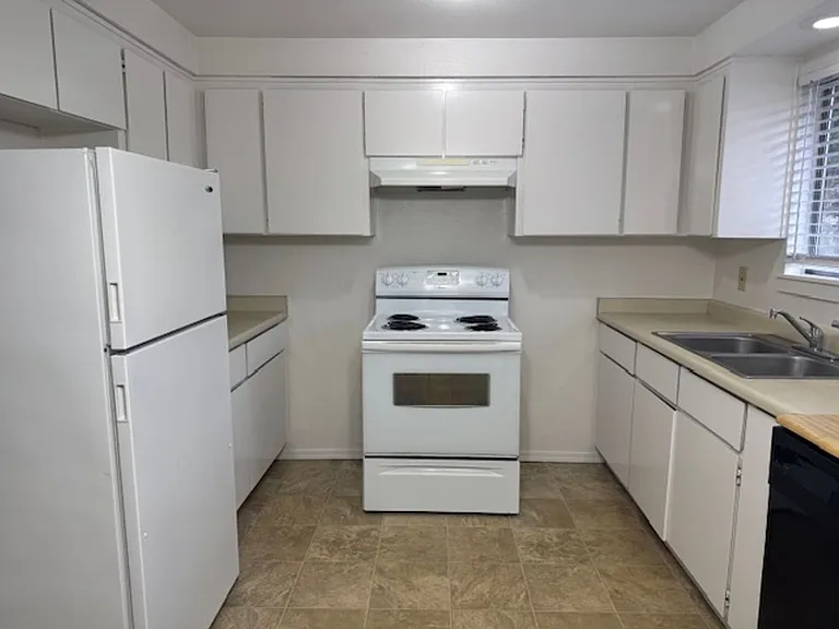 121 Edith Cir — Photo 6