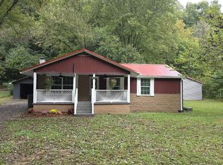 671 Hen Valley Rd, Oliver Springs, TN 37840