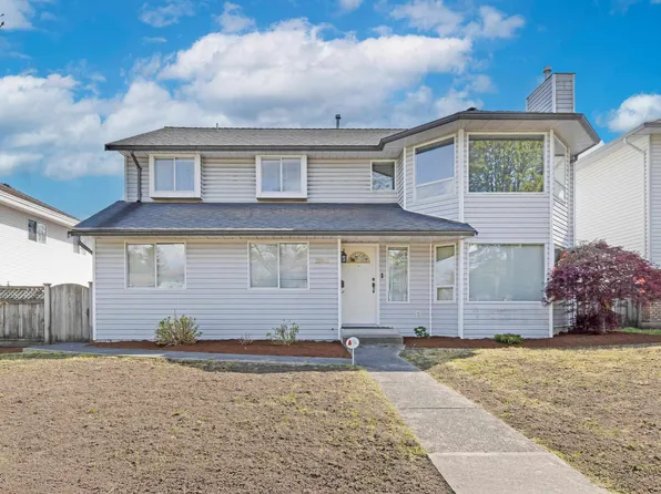 15852 100th Ave, Surrey, BC V4N 2B3