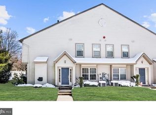 201 Tanglewood Dr, Sicklerville, NJ 08081