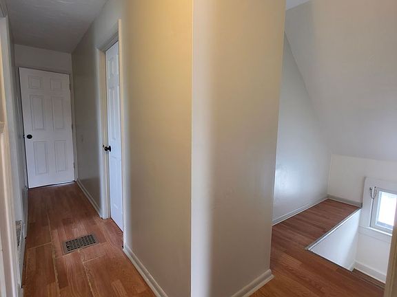 2nd image of 3312 Saratoga Ave