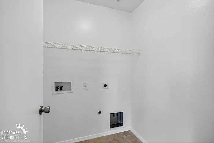 24011 N Cargo Ave — Photo 30