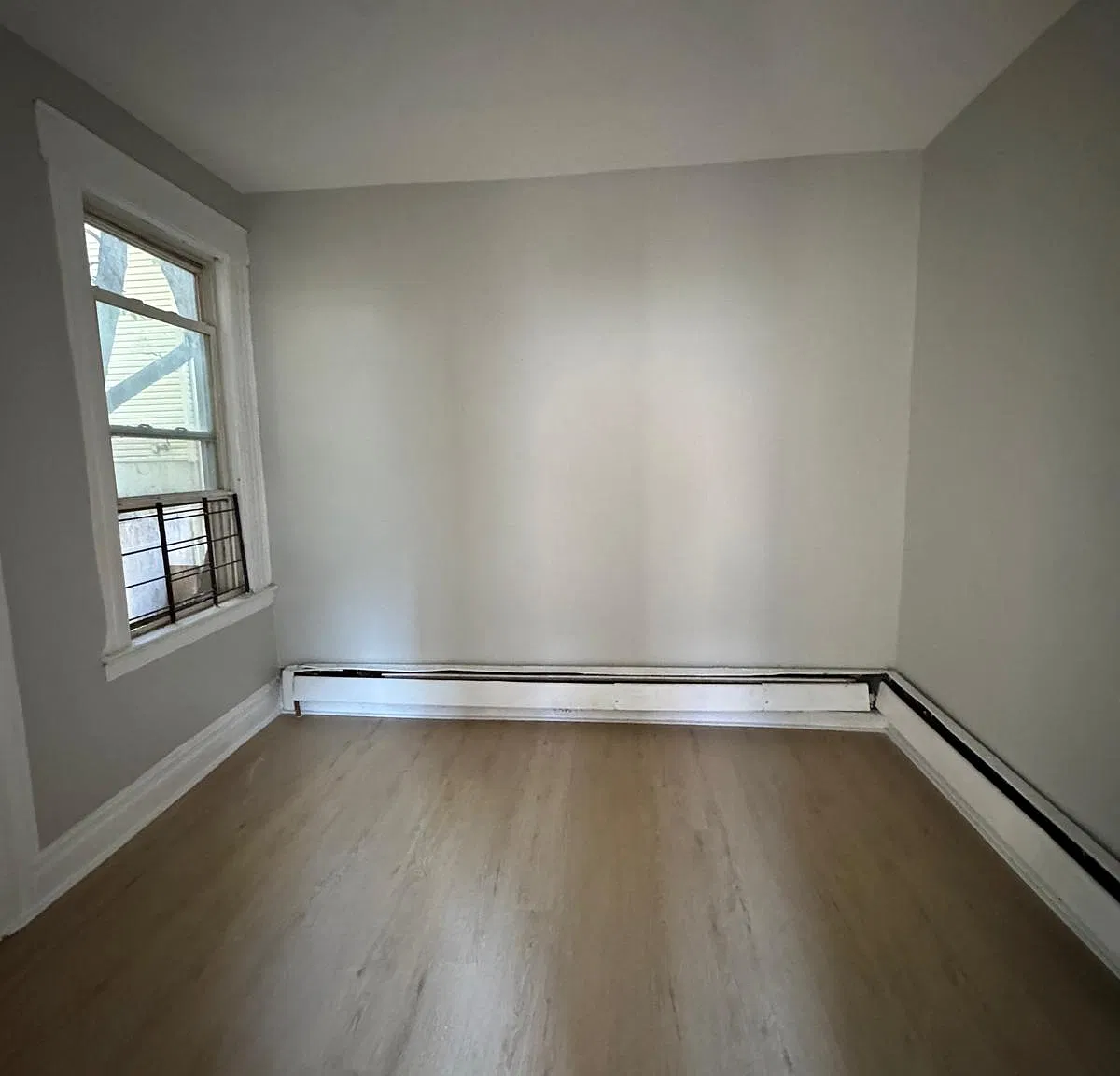 3 bed, $2,050 — Photo 3