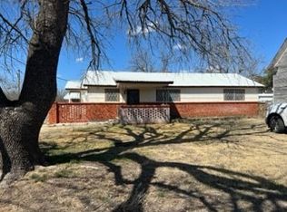 1308 2nd St, Goldthwaite, TX 76844