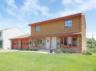 529 Wheeler Dr, Excelsior, MN 55331