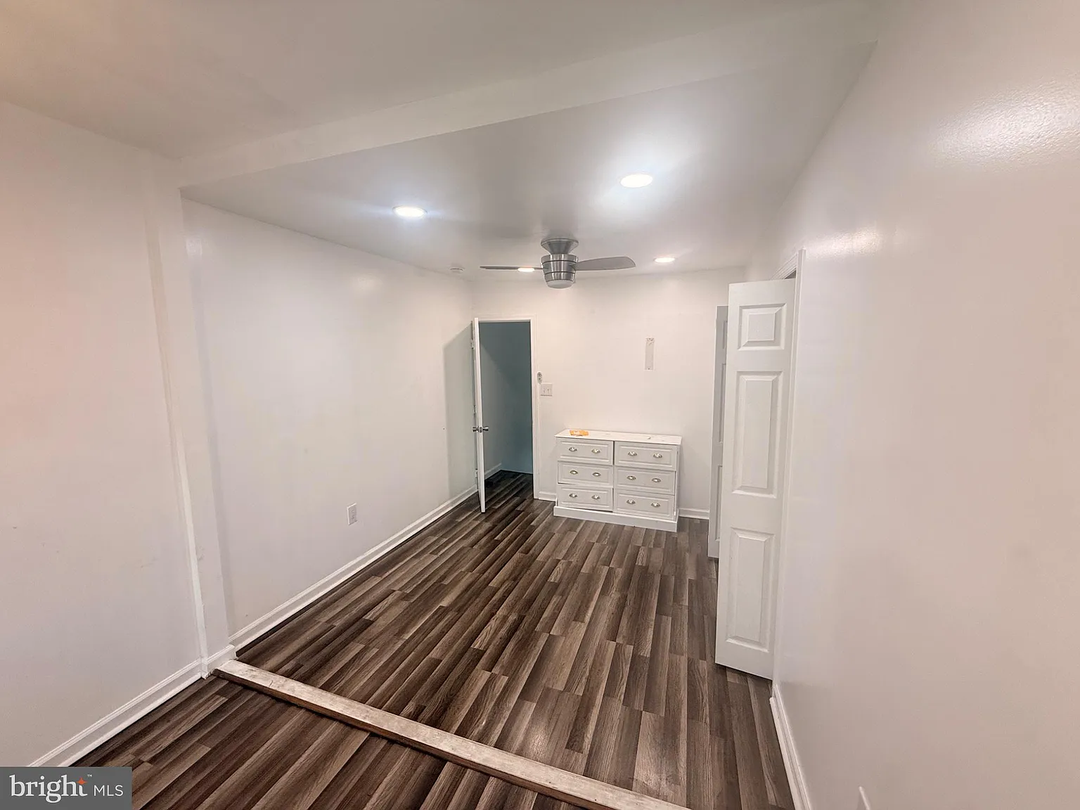 2 bed, 1.0 bath, 864 sqft, $1,425 — Photo 4