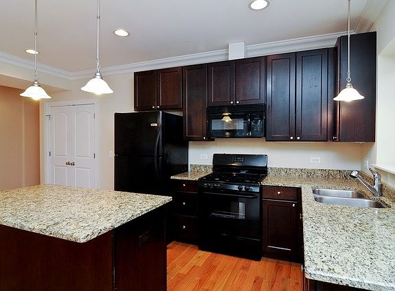 3rd image of 6337 N Oakley Ave APT G