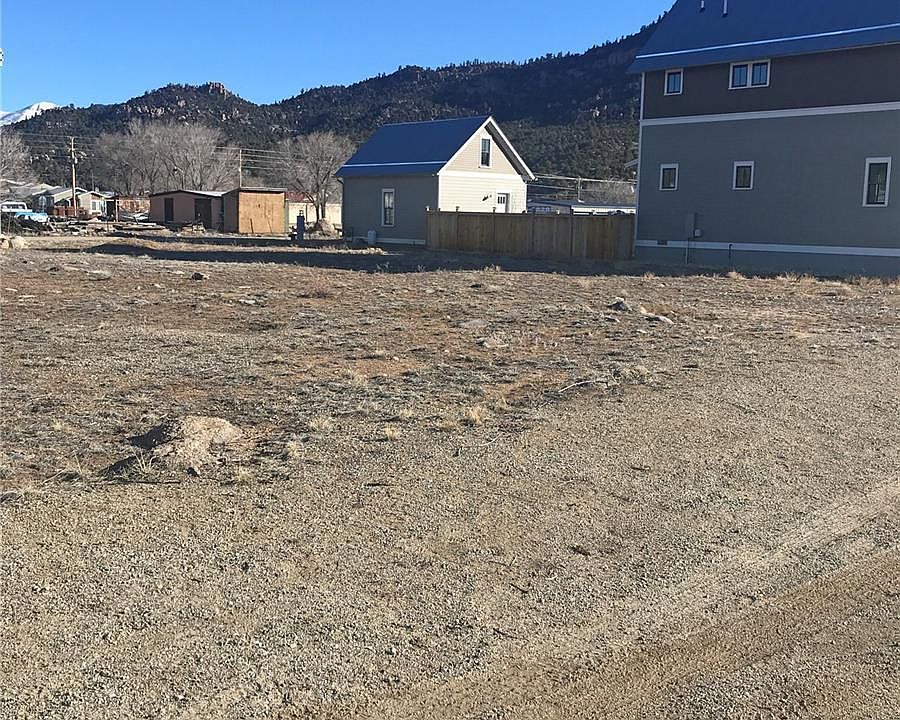 1st image of 562 Gold St