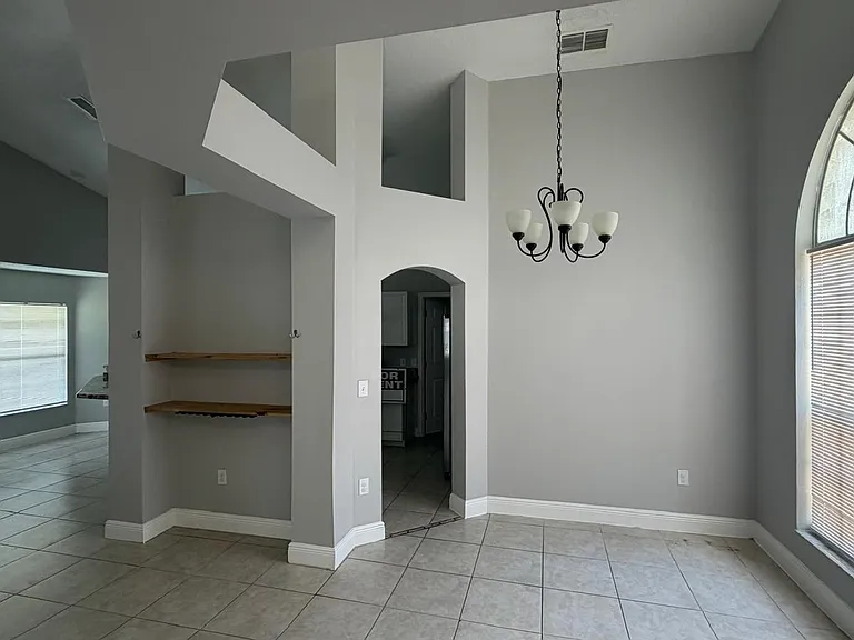 2809 Berkshire Cir — Photo 8