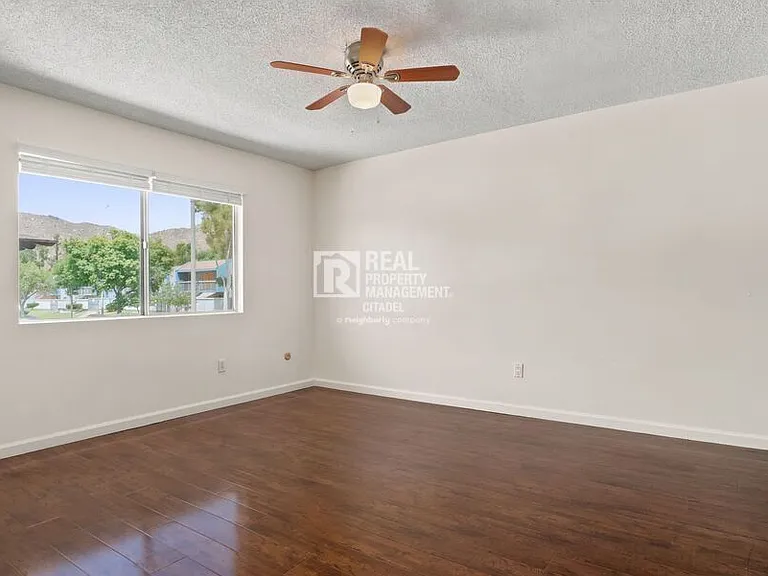 3009 Canyon Crest Dr #A — Photo 32