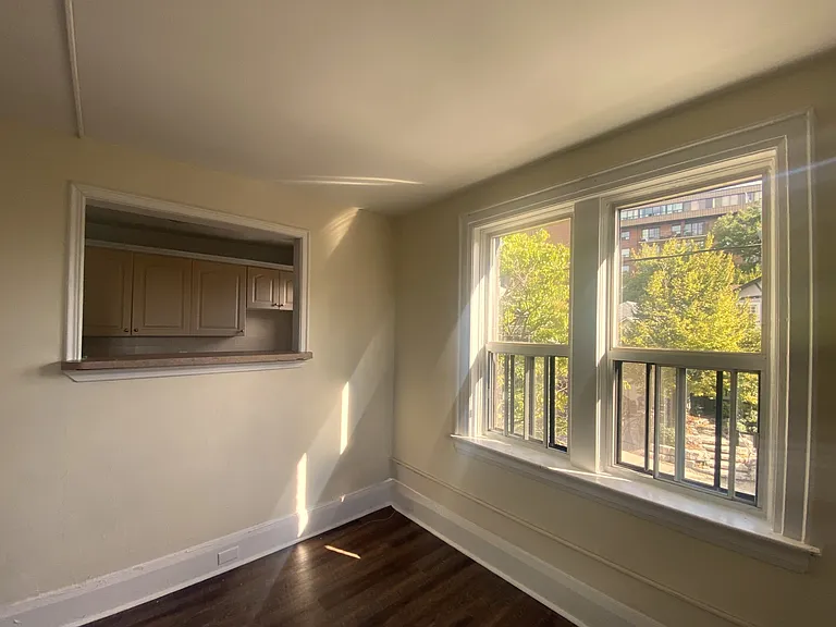 441 Kingston Rd #16 — Photo 3