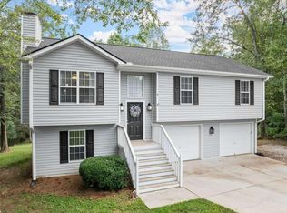 54 Dogwood Ct, Gillsville, GA 30543