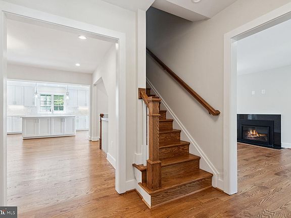 4th image of 3724 25th St N