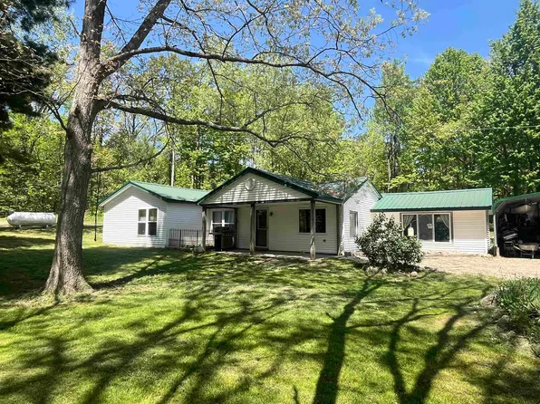 2730 W Clarence Rd, Harrison, MI 48625