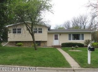 1002 Crestview Rd, Albert Lea, MN 56007