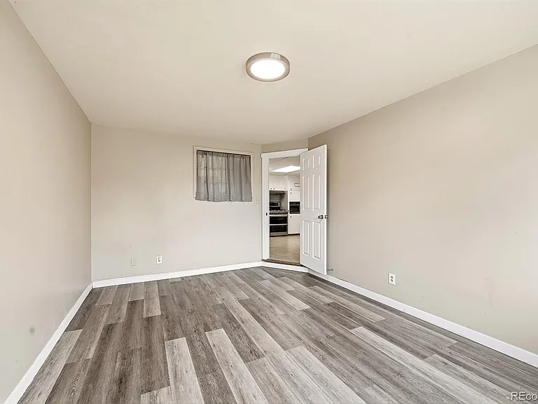 1275 W 4th Ave — Photo 12