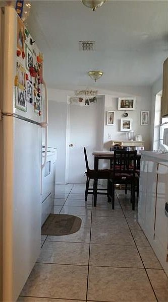 1st image of 9101 Post Oak Ct