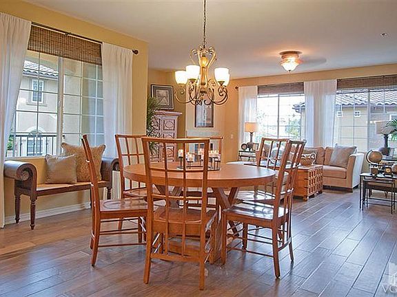 4th image of 391 Hilltop Way