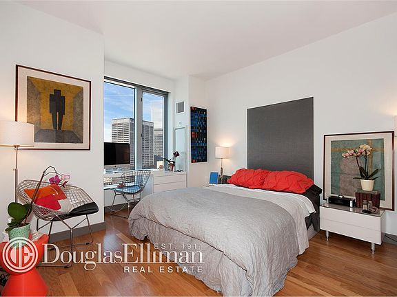 5th image of 8 Spruce St APT 47J