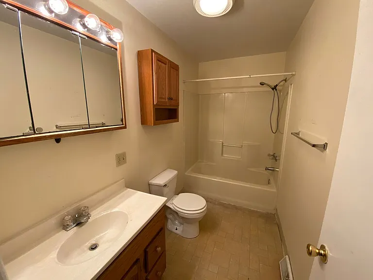 124 Karen Way — Photo 10