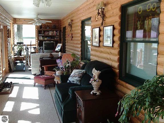 5th image of 782 Maple Dr