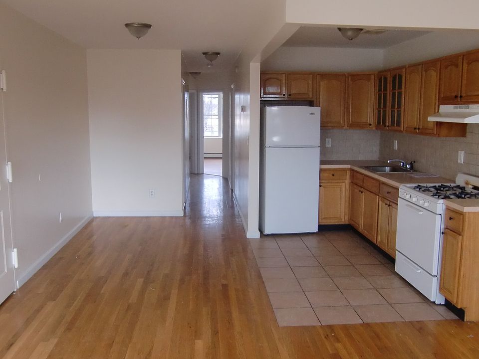 2nd image of 2111 Dix Ave #3