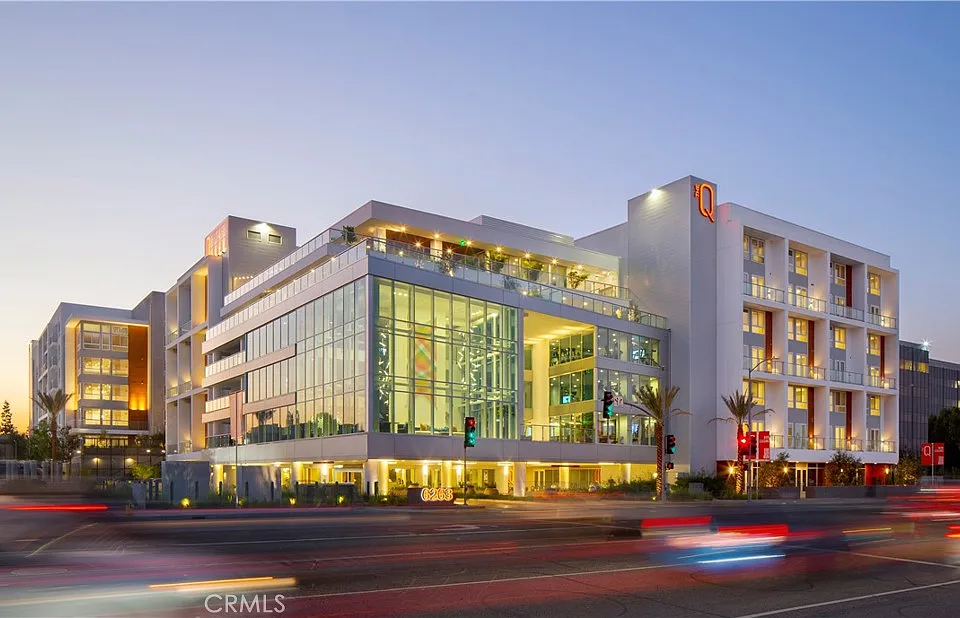 6235 Topanga Canyon Blvd #568