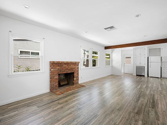 4th image of 6438 Densmore Ave