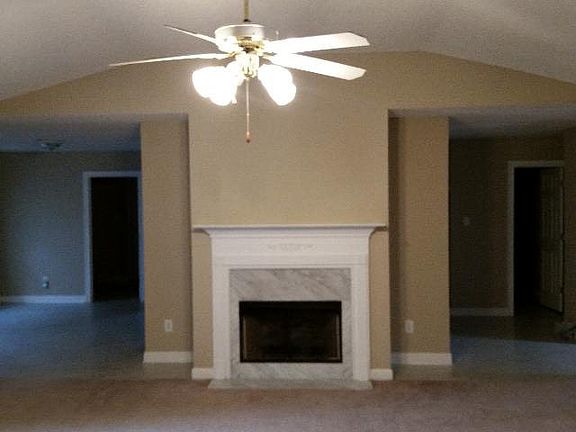 4th image of 22131 Hillside Dr