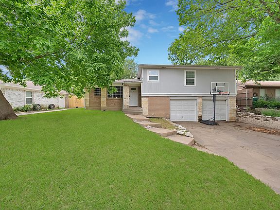 2nd image of 2904 Raton Dr