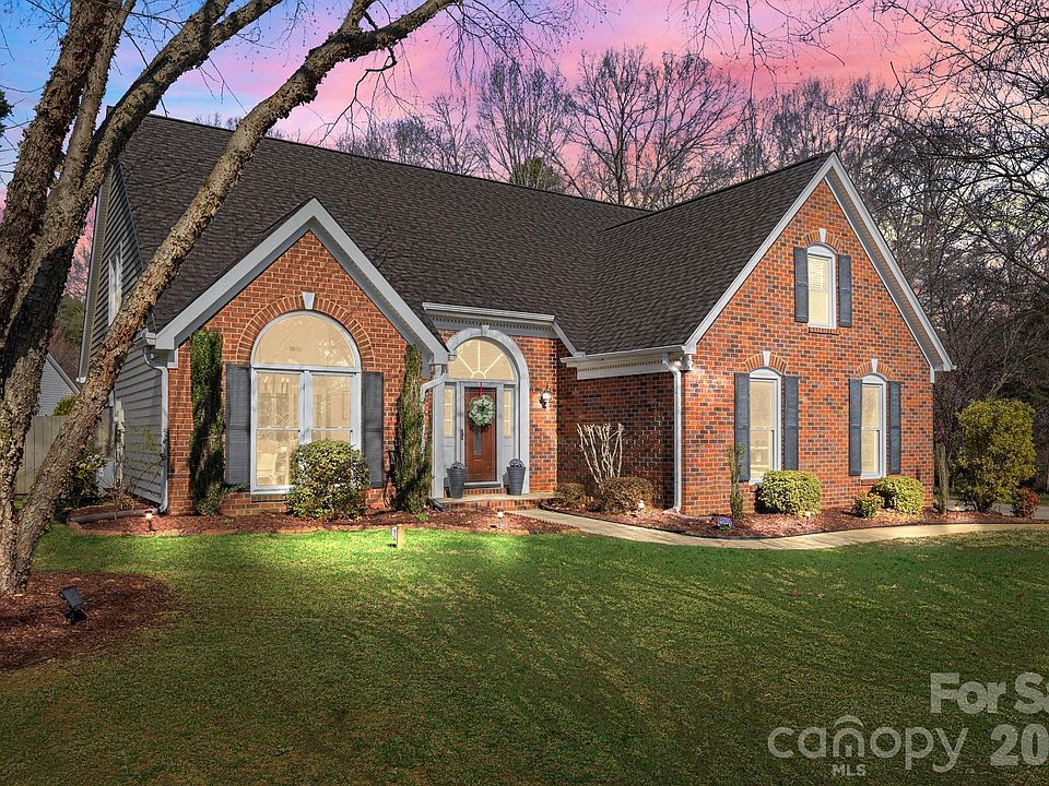 1st image of 646 Franklin Grove Dr