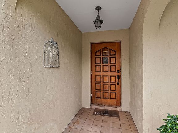 3rd image of 576 14th Ave