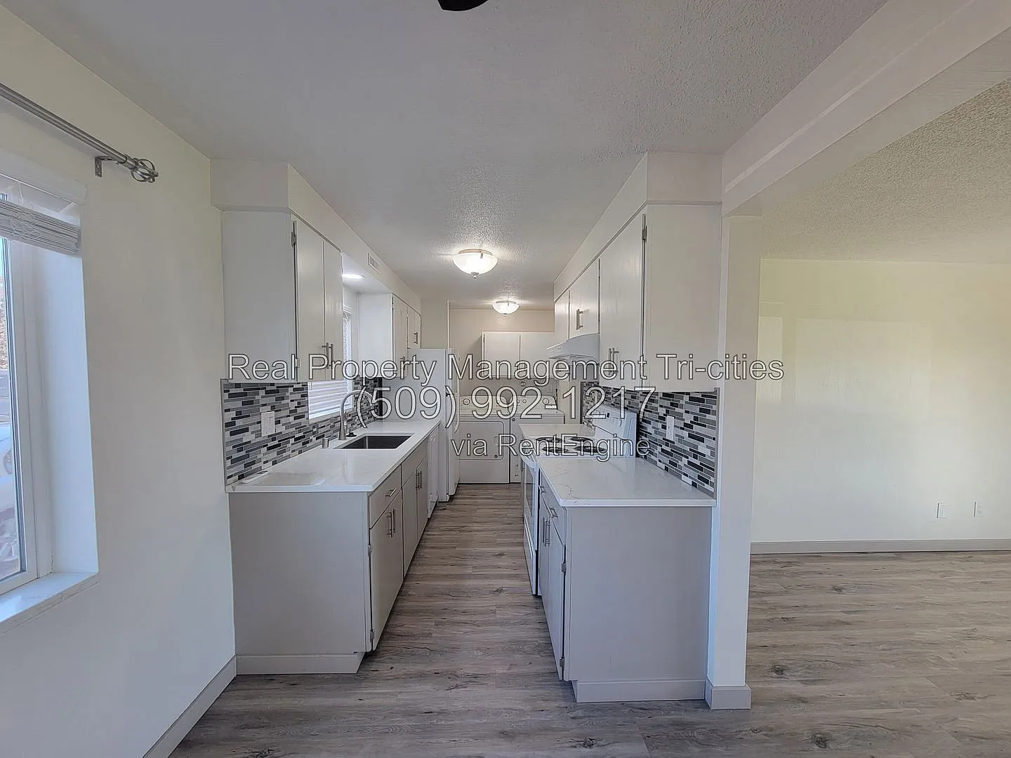 2 bed, 1.0 bath, 812 sqft, $1,345 — Photo 2