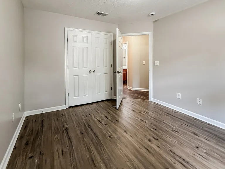 804 Birchmill Point N — Photo 14
