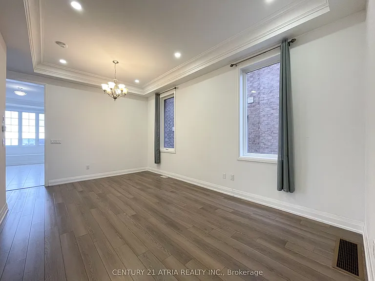 20 Frank Kelly Dr — Photo 4