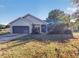 1540 Dara Dr, Lebanon, MO 65536
