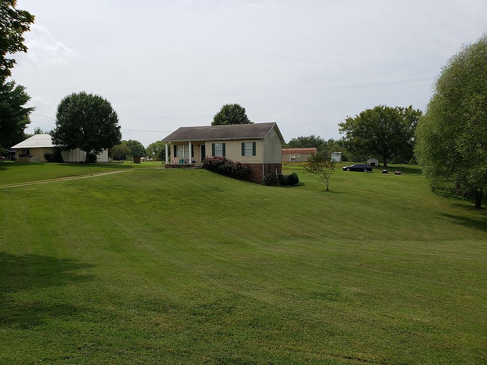 Large yard for the kid to play