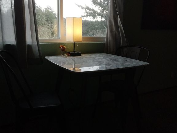 5th image of 512 Herrick Ave