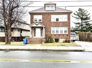 429 Pleasant St #1, Winthrop, MA 02152