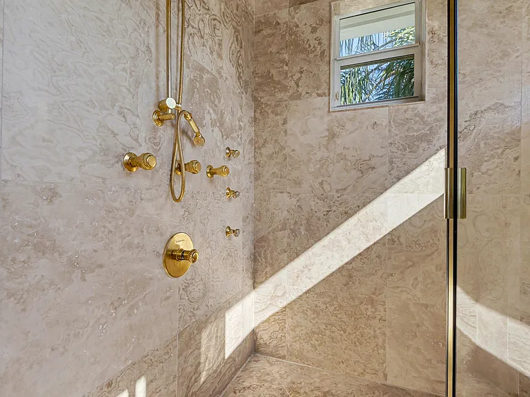 860 E Park Dr — Photo 35