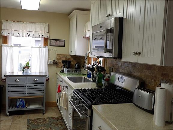 2nd image of 817 E Markwood Ave