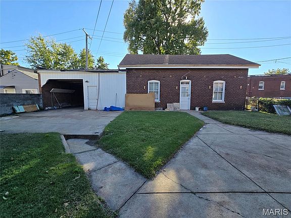 4th image of 3648 Meramec St