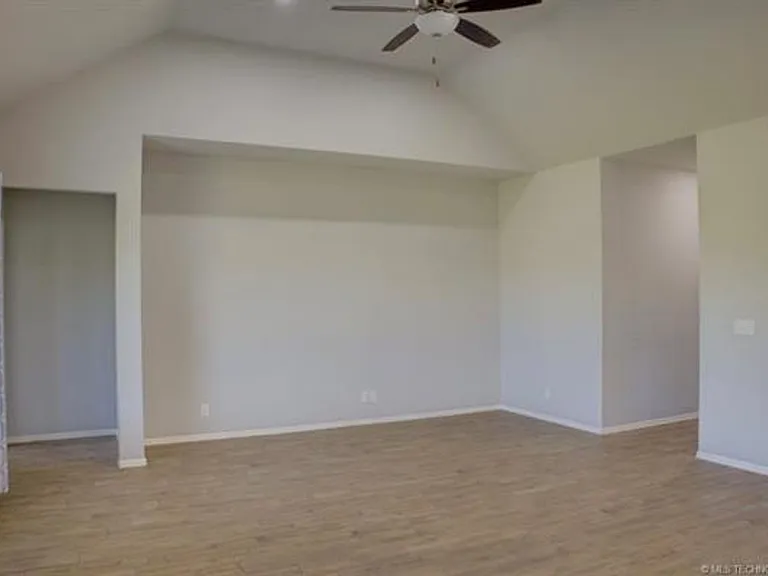 7012 S Elder Ave — Photo 38