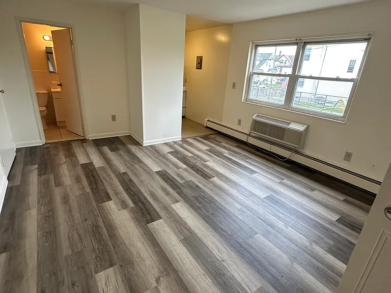 155 Wayne St #2 — Photo 4