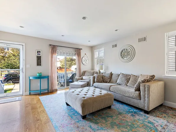 124-11 Rockaway Beach Blvd #1C, Rockaway Park, NY 11694