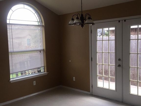 3rd image of 603 S Logan Dr APT 3