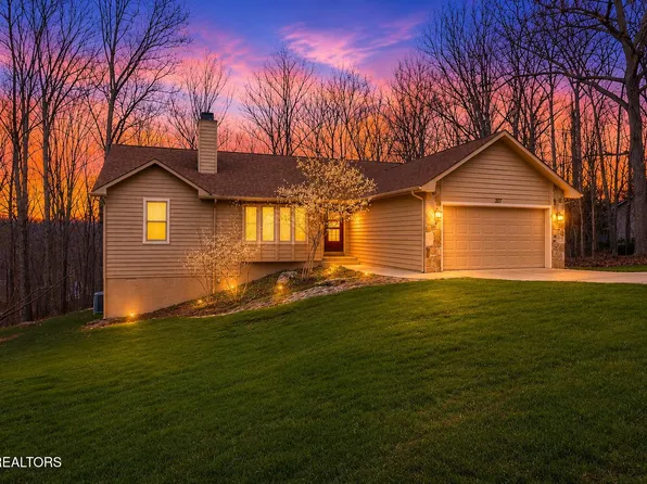 207 Overlook Ln, Crossville, TN 38558