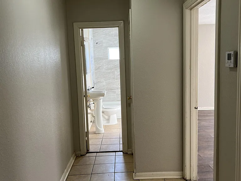 2404 Proctor Ave #2 — Photo 10